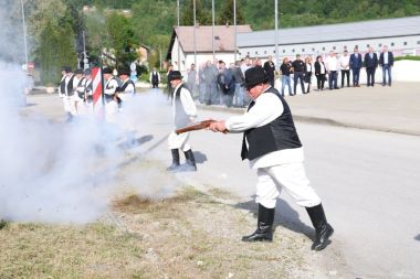 bednja-palenje svijeca 2.jpeg