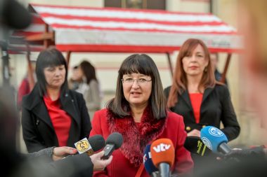 040222_Dan_crvenih_haljina_4.jpg