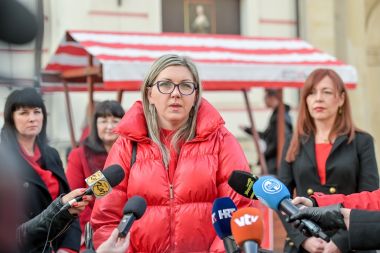 040222_Dan_crvenih_haljina_5.jpg