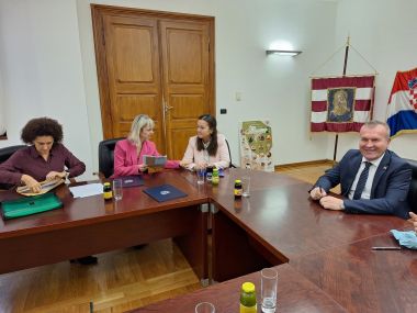 Potpisivanje ugovora 3.jpg