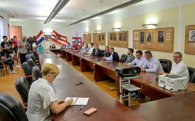 Ivanec_ugovor 7 .jpg