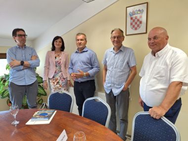 Ljubeica potpisivanje ugovora 7  kopija.jpg