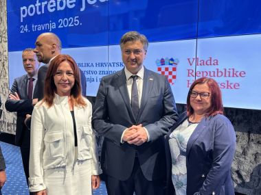 dodjela_ugovora_npoo_zagreb_skola_ladanje_gornje_2025 5.jpg