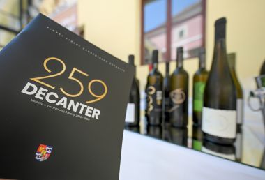 Decanter 4.jpg