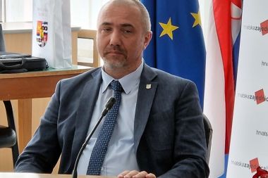 V upan Striak na strunom skupu u Slavonskom Brodu 9.jpg