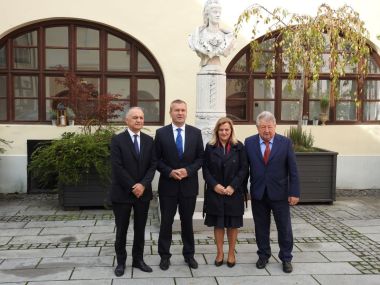 121021_veleposlanik albanije_1.JPG