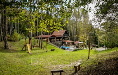 Pine_Hill_House 2.jpg