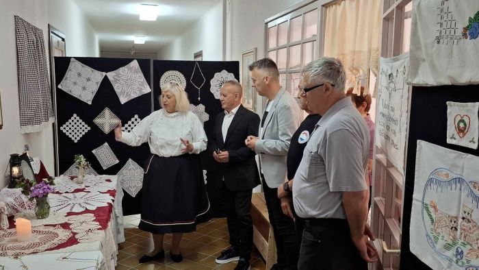 Povodom Majčinog dana KUD " Lepoglavski pu&scaron;lek" organizirao vrijednu izložbu ručnih radova