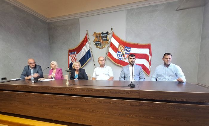 Okrugli stol &bdquo;Kako pokrenuti proizvodnju voća i povrća u Hrvatskoj&ldquo;