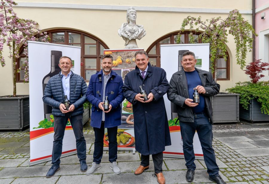 Najbolje na svijetu: Varaždinskom bučinom ulju čak tri zlatne medalje na prestižnom svjetskom natjecanju Monde Selection