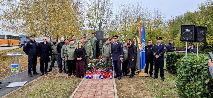 Polaganjem vijenaca te Svetom misom  obilježena 34. obljetnica pogibije ratnih pripadnika Specijalne jedinice policije PU varaždinske "Roda" u Jarmini