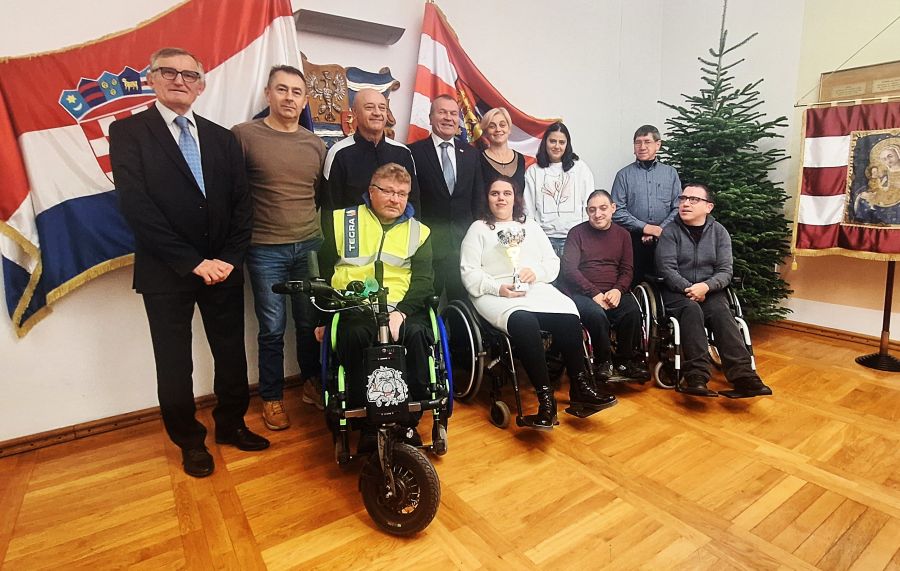 Župan Stričak članovima Boćarskog kluba cerebralne i dječje paralize Varaždin čestitao na odličnim rezultatima