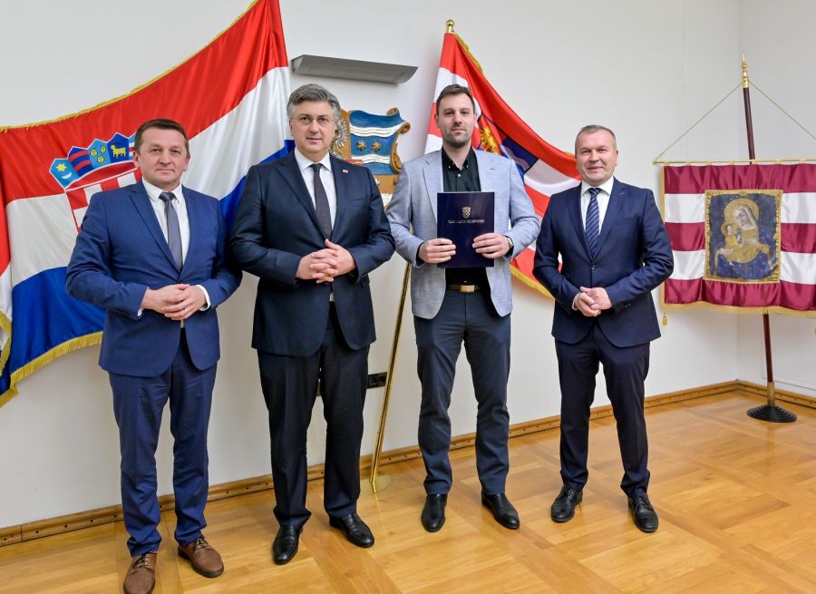 Premijer Plenković uručio važan ugovor: Varaždinska županija prva županija koja kreće u projektiranje i izgradnju geotermalne elektrane