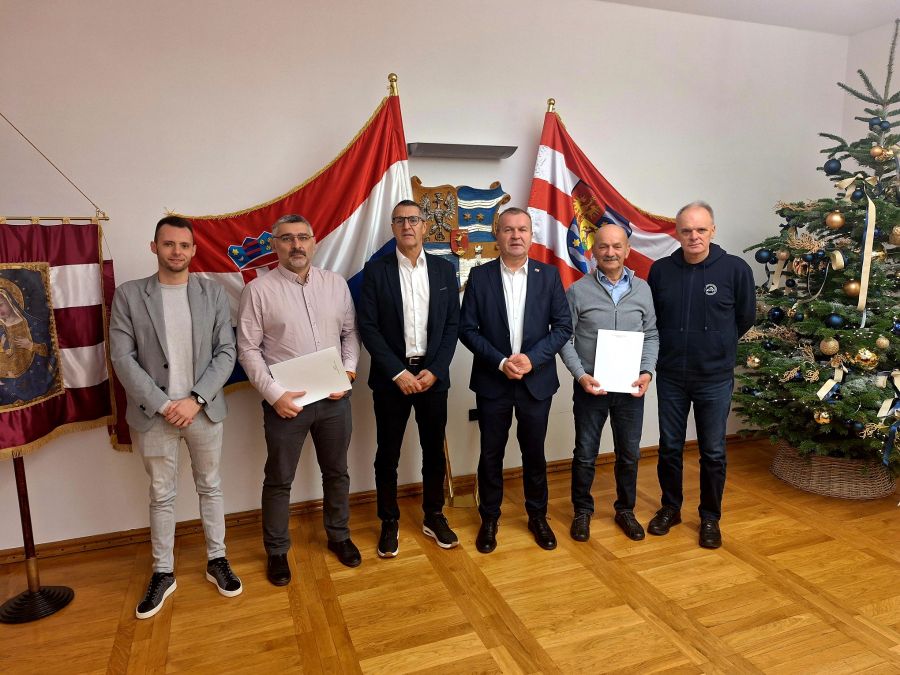Centrima izvrsnosti iz odbojke i atletike nova financijska sredstva; župan Stričak pohvalio sporta&scaron;e i njihove rezultate