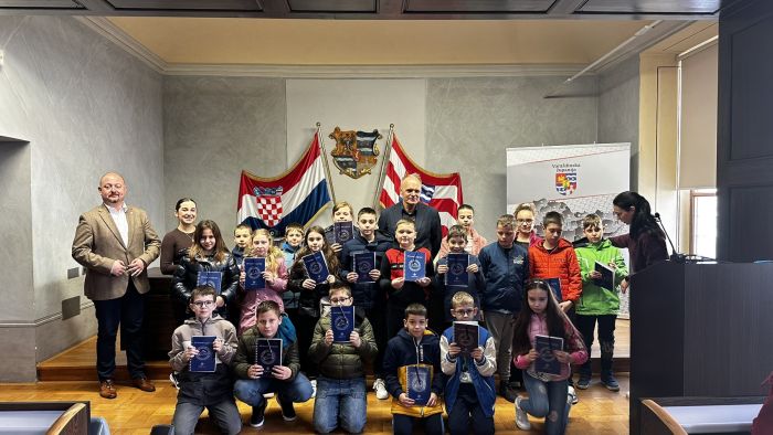 Učenici Područne &scaron;kole Čre&scaron;njevo obi&scaron;li Županijsku palaču i Centar za posjetitelje