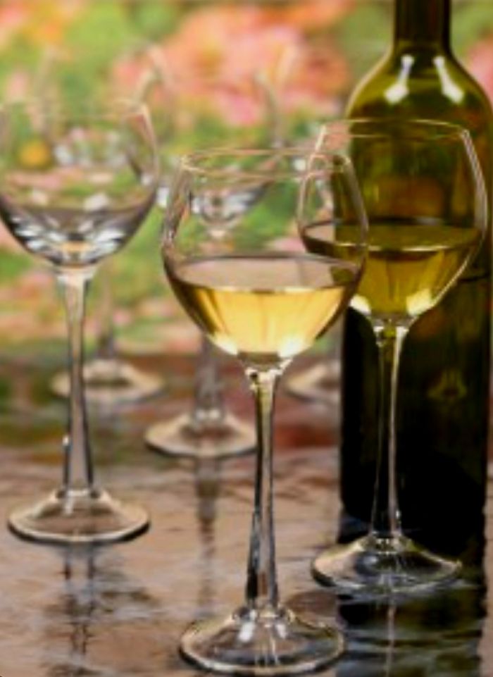 Poziv vinarima da predaju uzorke vina na izložbu vina &bdquo; ZLATNA KAPLJICA 2024.&ldquo;