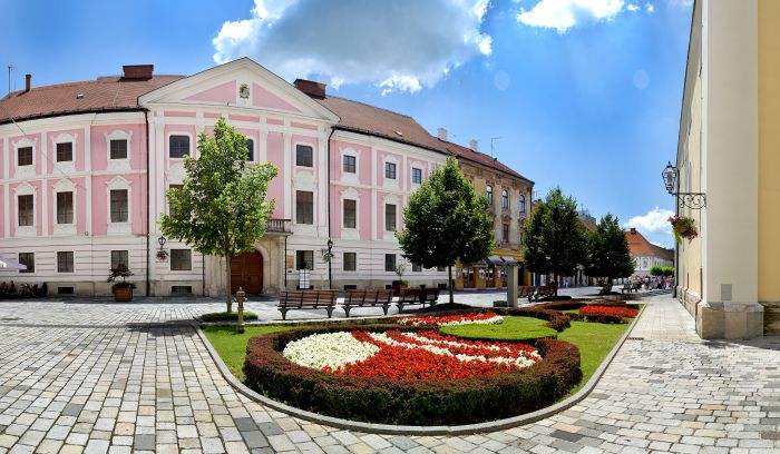 Varaždinska županija objavila natječaj za dodjelu stipendija te javni poziv za sufinanciranje tro&scaron;kova prijevoza studenata