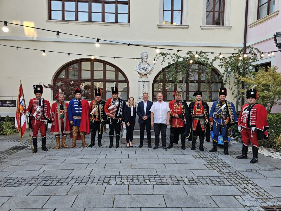 Husarska garda Varaždinske županije ugostila  povijesne postrojbe, pokrenuta inicijativa za pro&scaron;irivanjem Hrvatskog husarskog zdruga