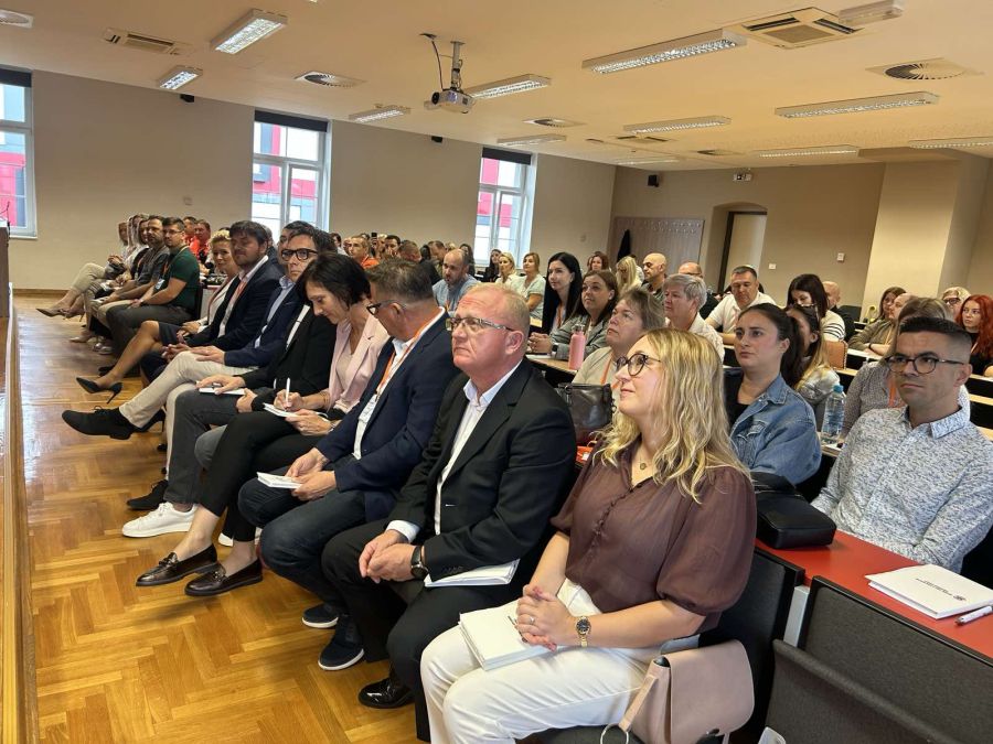 U Sveučili&scaron;nom centru Varaždin održan stručni skup &bdquo;Djelokrug rada i organizacije medicinsko-prijavne dojavne jedinice u sustavu hitne medicinske službe&ldquo;